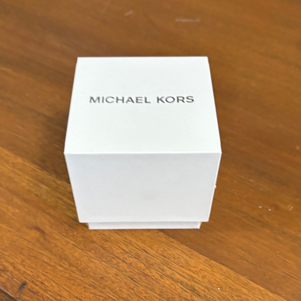 Michael Kors Rose Gold Men's Watch - Picture 4 of 4